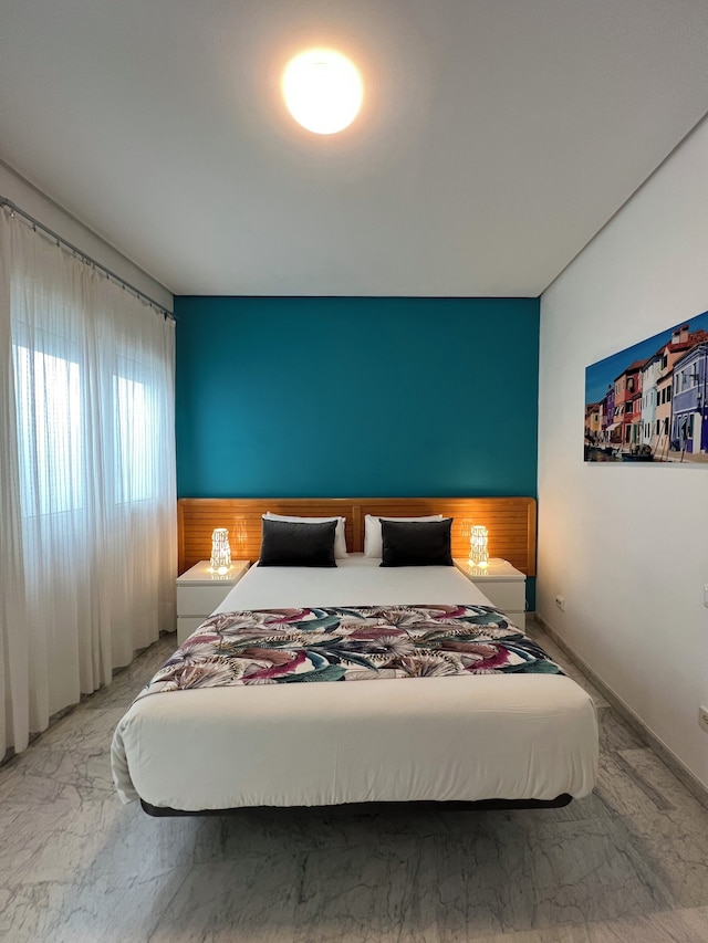 イベールフラット・ファビオラ