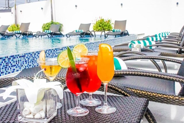 ジ エクセルシオール ホテル