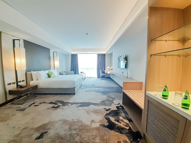 ジ エクセルシオール ホテル