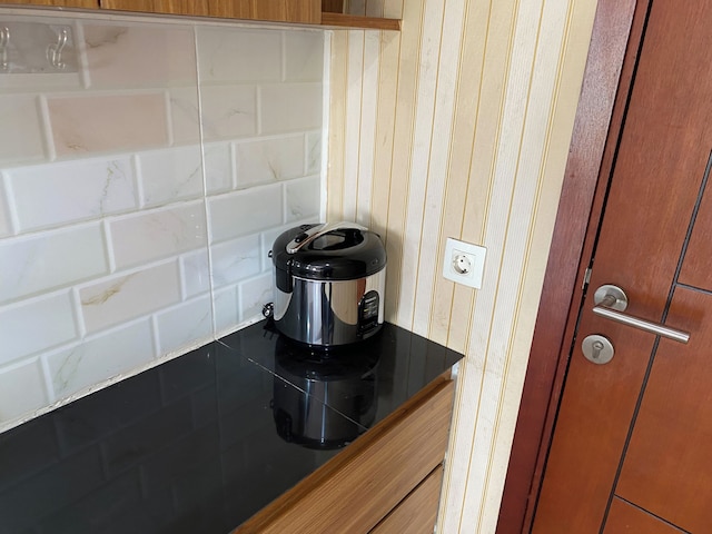 コージー ステイ スタジオ アット タマンサリ マホガニー カラワン アパートメント