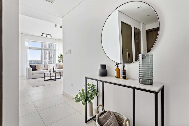 シルクハウスロフツ、ダウンタウンドバイ