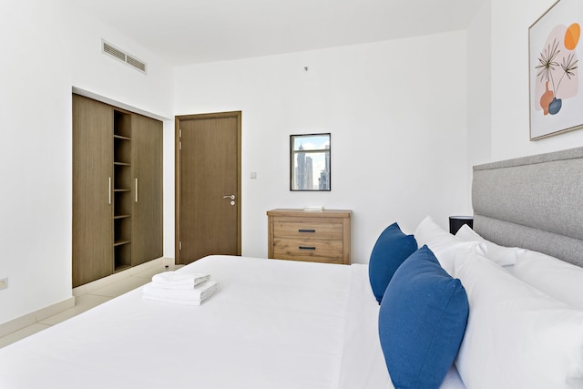 シルクハウスロフツ、ダウンタウンドバイ