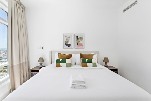 シルクハウスロフツ、ダウンタウンドバイ