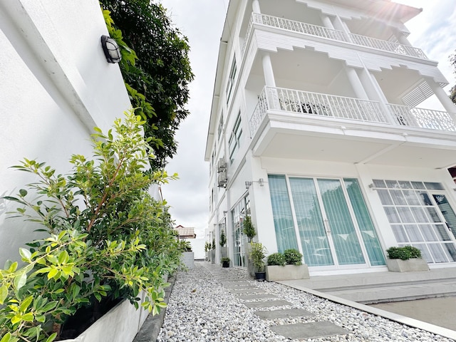 ザ ホワイト ハウス ラチャマンカ