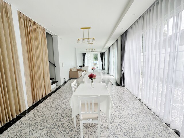 ザ ホワイト ハウス ラチャマンカ