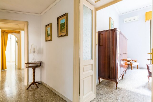 レッティフィロ ファミリー アパートメント