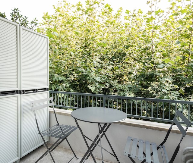 フリニチョウ 18 バイ アテネ コンセプト レジデンス