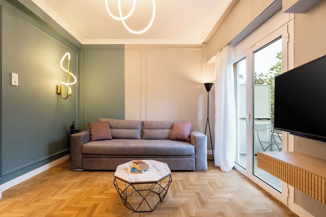 フリニチョウ 18 バイ アテネ コンセプト レジデンス