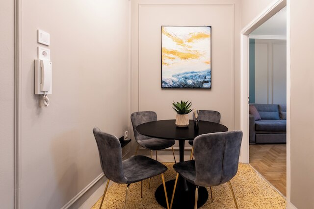 フリニチョウ 18 バイ アテネ コンセプト レジデンス