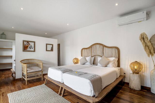 バリのアルフレッドによるビラロマ