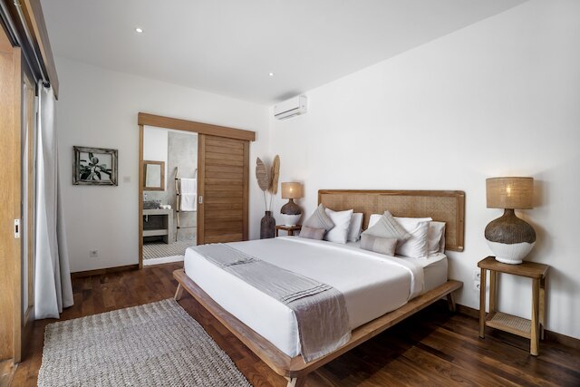 バリのアルフレッドによるビラロマ