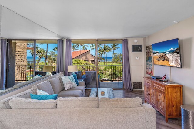 サニー&シーシング・オーシャンフロント・ビスタ