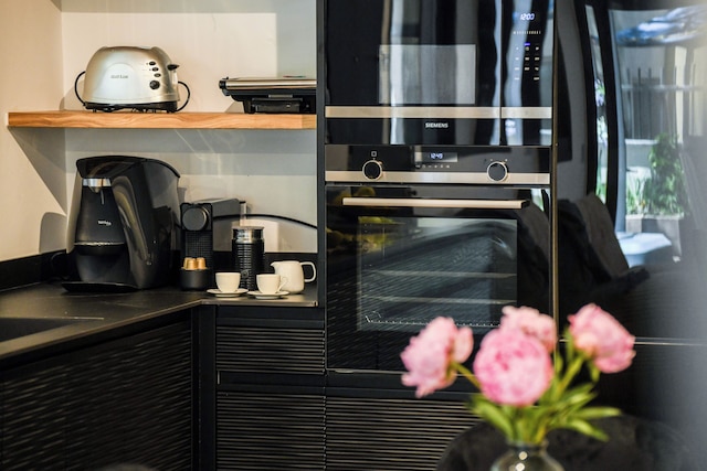 スタイリッシュ3BRアパート with パティオ in the シティ