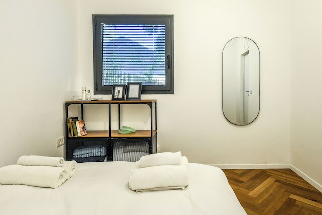 スタイリッシュ3BRアパート with パティオ in the シティ