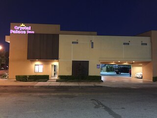 クリスタル パレス イン