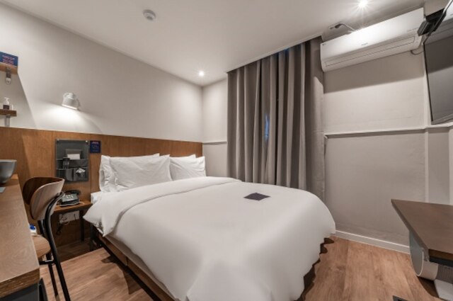 Just Stay Hotel Wangsimni Station