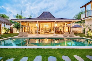 ヴィラ フォリー バイ アルフレッド イン バリ