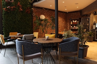 ダブ ホテル ウルス