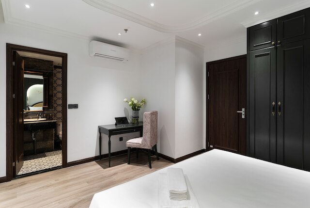 エリ リナ ホテル