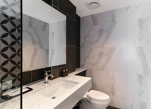 エリ リナ ホテル