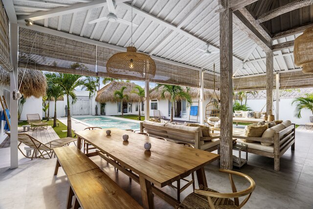 バリのアルフレッドによるヴィラスルガブルー