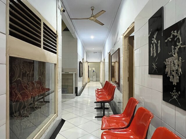 OYO  92675  ホテル  ロスナ