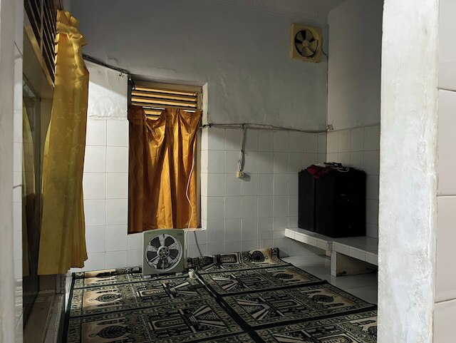 OYO  92675  ホテル  ロスナ