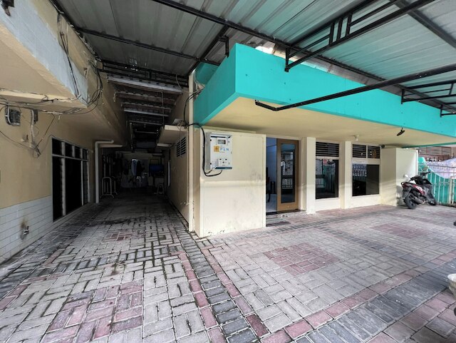 OYO  92675  ホテル  ロスナ