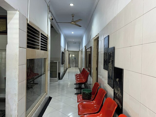 OYO  92675  ホテル  ロスナ