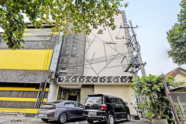 スーパー OYO キャピタル O 92633 スプリング ホテル グベン