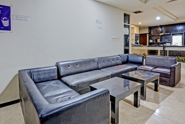 スーパー OYO キャピタル O 92633 スプリング ホテル グベン