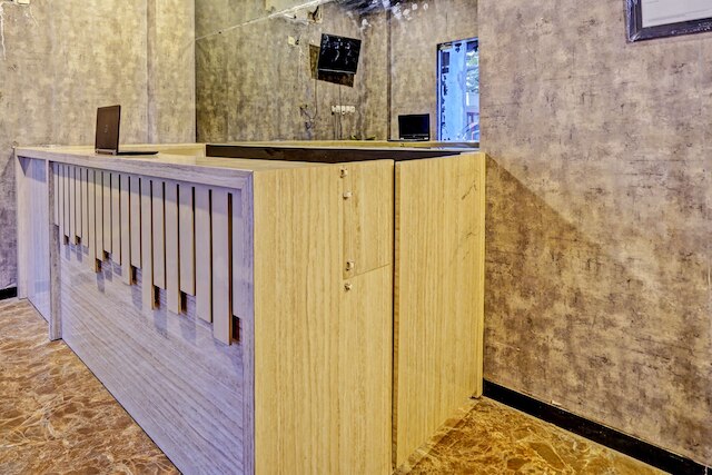 スーパー OYO キャピタル O 92633 スプリング ホテル グベン