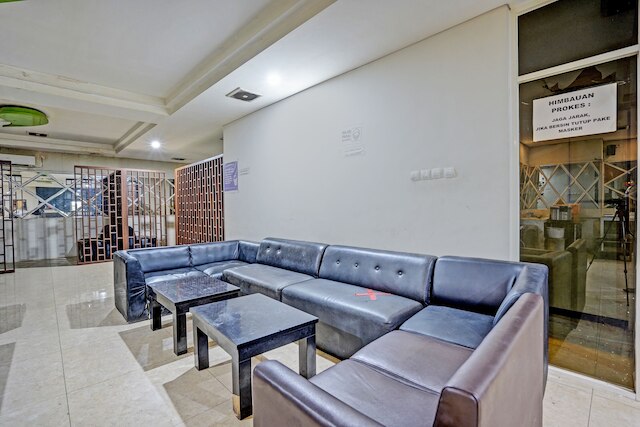 スーパー OYO キャピタル O 92633 スプリング ホテル グベン