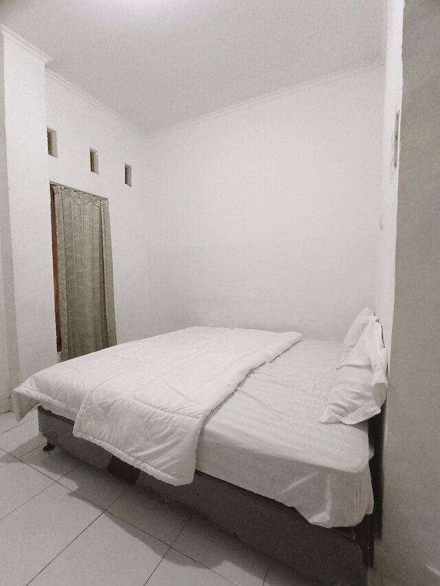 ホテル O ホームステイ バイトゥラフマ シャリア