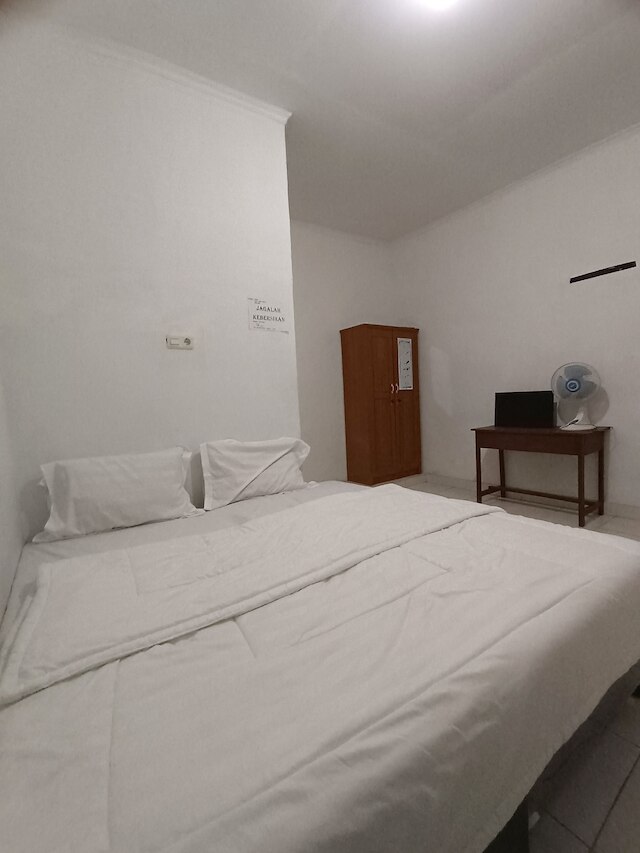 ホテル O ホームステイ バイトゥラフマ シャリア