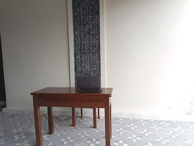 ホテル O ホームステイ バイトゥラフマ シャリア