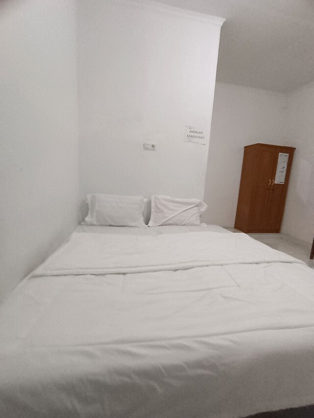 ホテル O ホームステイ バイトゥラフマ シャリア