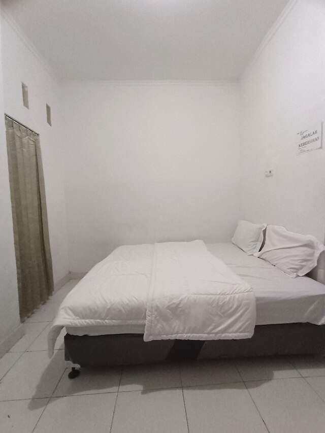 ホテル O ホームステイ バイトゥラフマ シャリア