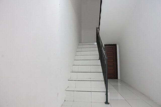 OYO  92626 グッド スリープ 4 イン  ド COス シャリア