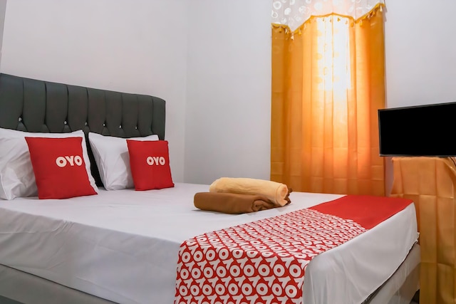 OYO  92626 グッド スリープ 4 イン  ド COス シャリア