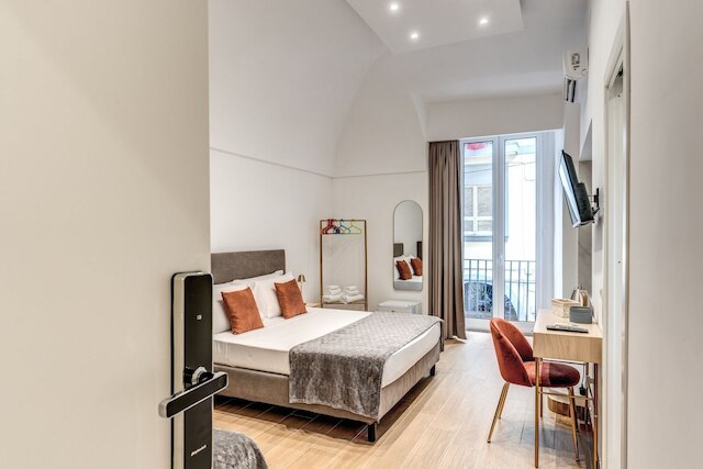 ドムス・パルテノペア