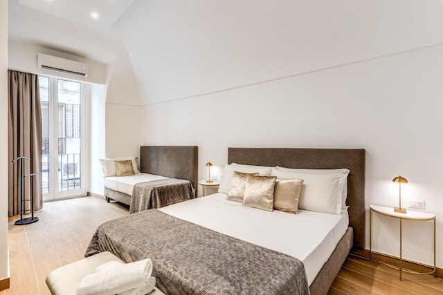 ドムス・パルテノペア