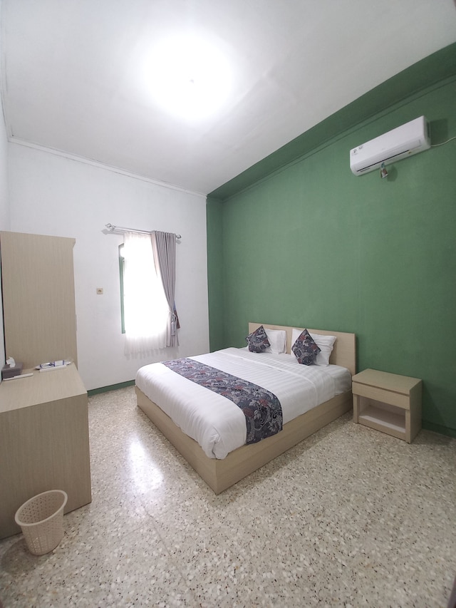 ホームステイ アザリン ジョグジャ デカット UGM バイ シンプリ ホミー