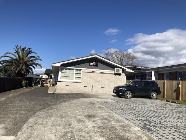 アリ・モーテル