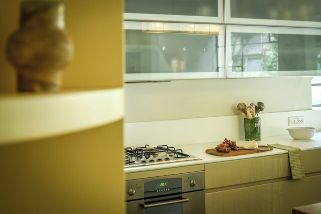 広々とした緑豊かな3BRアパート バルコニー付