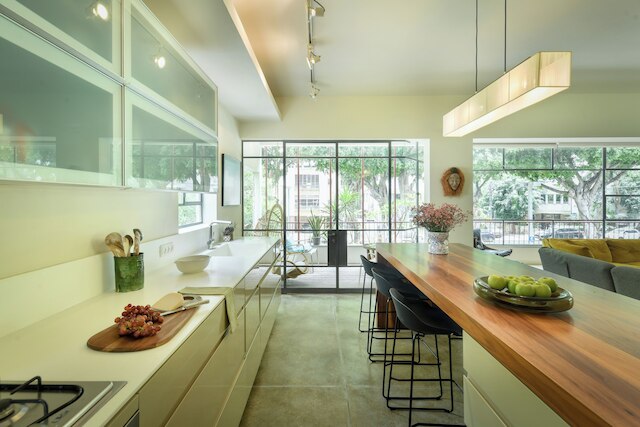 広々とした緑豊かな3BRアパート バルコニー付