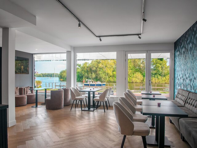 アムステルダム・レイク・ホテル