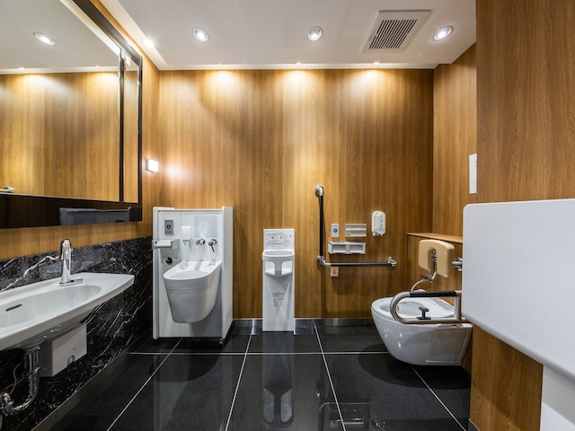 アパホテル〈八丁堀駅前〉