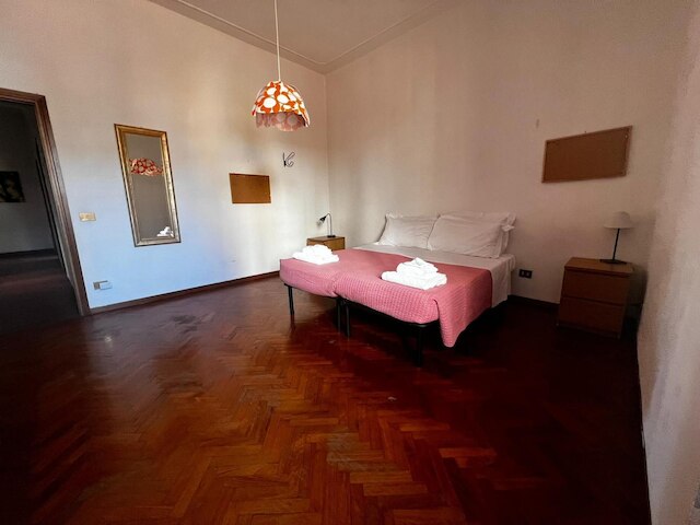 コルソ 13 イン フィレンツェ ウィズ  3 ベッドルームズ アンド  2 バスルームズ