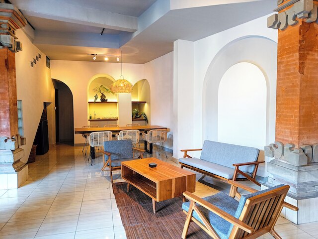 ノーバディ・イン・バリ